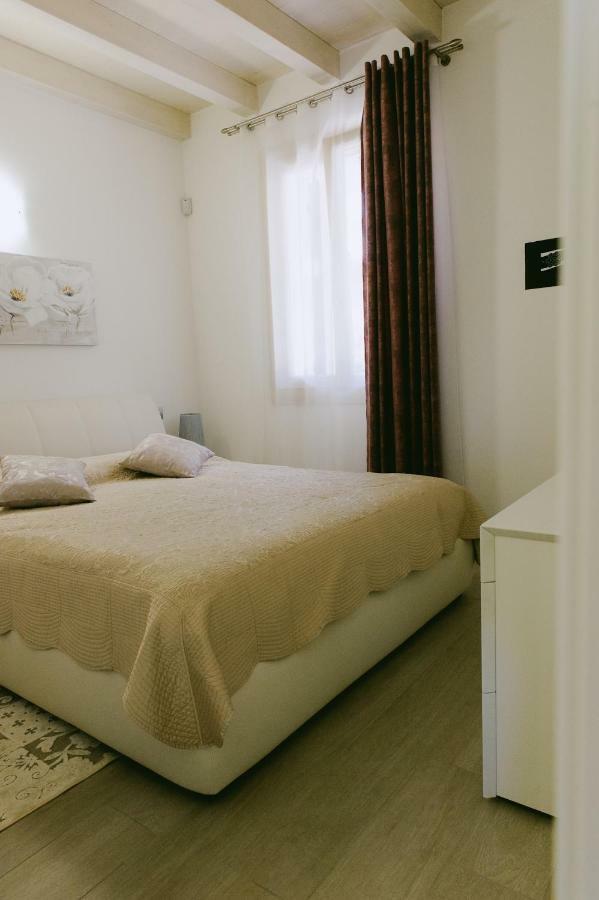 Sweet Dream Deluxe Apartment Sirmione Eksteriør billede